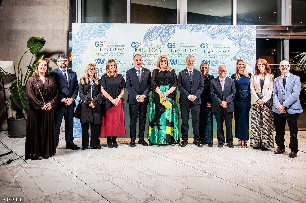 Foto de familia durante el acto Foto de familia durante el acto