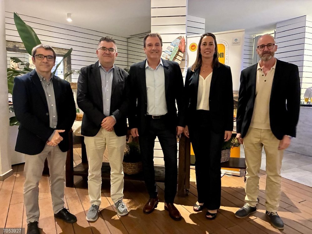 El conseller de Agricultura, Pesca y Medio Natural, Joan Simonet, en el acto del 40 aniversario de la DOP Queso Mahón-Menorca El conseller de Agricultura, Pesca y Medio Natural, Joan Simonet, en el acto del 40 aniversario de la DOP Queso Mahón-Menorca