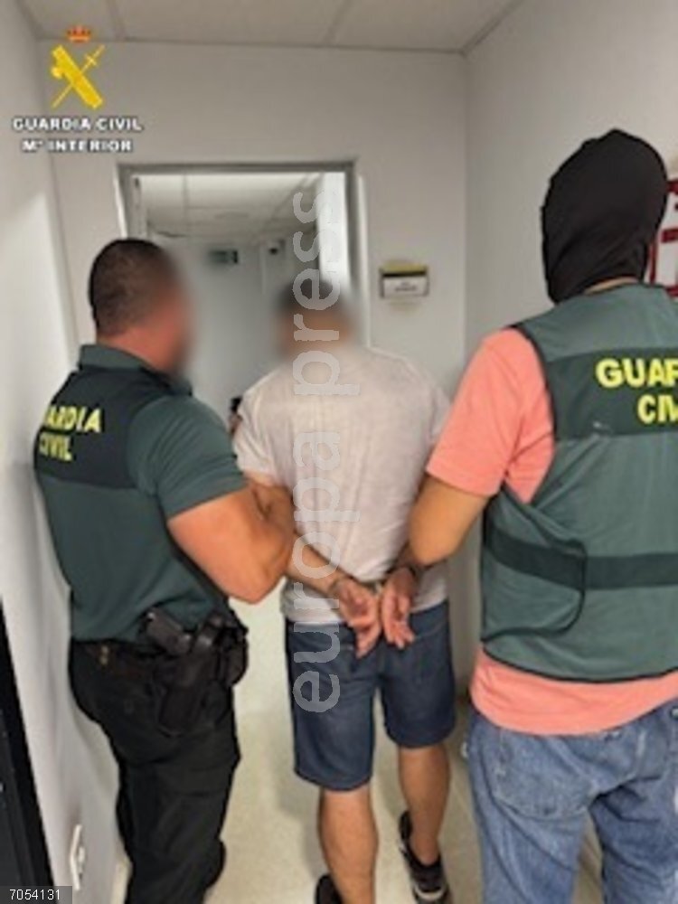 Almería.-Sucesos.-Desmantelada en Balanegra una plantación de marihuana con cerca de medio millar de plantas La operación se ha saldado con tres detenidos.