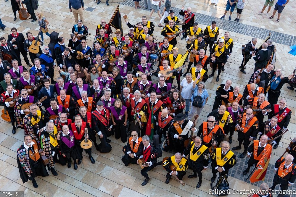 Arranca en Cartagena el XXVIII Certamen Internacional de Cuarentunas con más de 500 tunos Cartagena acoge este fin de semana el XXVIII Certamen Internacional de Cuarentunas, que reúne a más de 500 músicos procedentes de España, Portugal y Holanda