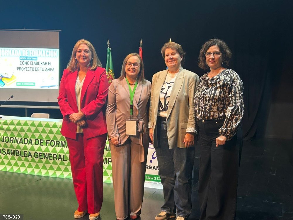 La Junta destaca el diálogo con Freampa y las medidas de la Consejería de Educación para mejorar el sistema educativo La secretaria general de Educación y Formación Profesional, María del Pilar Pérez, interviene en la inauguración, este sábado en Mérida, de la jornada formativa 'Cómo elaborar tu proyecto AMPA'