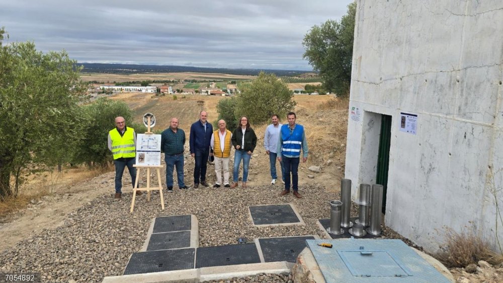 Agua.- C-LM exige dar paso a las nuevas reglas de explotación: "Ni el Tajo ni la justicia admiten más excusas" La directora de la Agencia del Agua de Castilla-La Mancha, Montserrat Muro, en declaraciones a los medios durante la visita a las obras de adecuación del depósito de Alcolea de Tajo (Toledo)