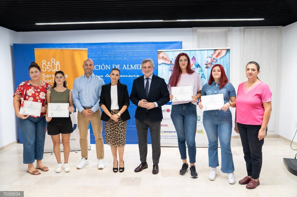 Almería.-Diputación.-La Diputación y Altea forman a nuevos profesionales en la atención a personas con TEA Clausura el curso de formación de Altea y Diputación de Almería.