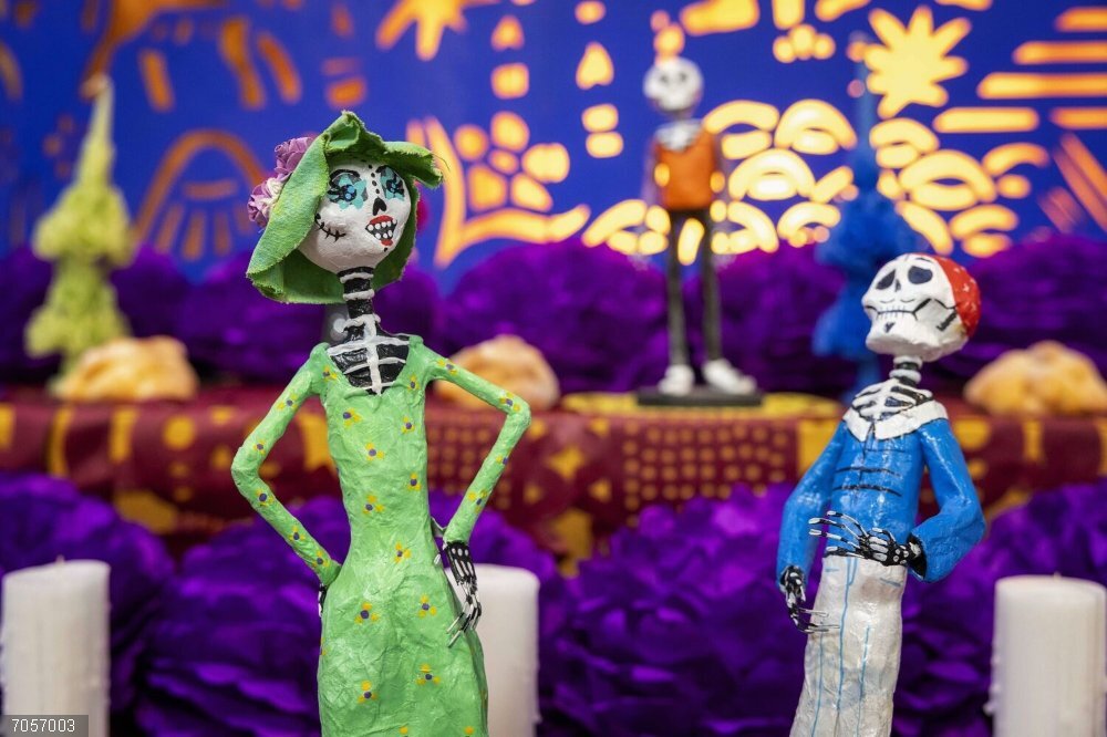 El Ayuntamiento de Madrid se suma a la celebración del Día de Muertos mexicano con cuatro altares Madrid instala cuatro altares para sumarse a la celebración del tradicional Día de Muertos mexicano.