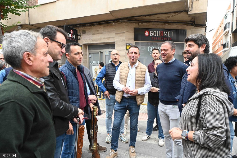 López Miras asiste a las Gachasmigas populares, antesala de las Fiestas de la Purísima de Yecla El jefe del Ejecutivo autonómico, Fernando López Miras, asistió hoy a la décima edición de las Gachasmigas populares de Yecla, donde puso en valor que esta jornada
