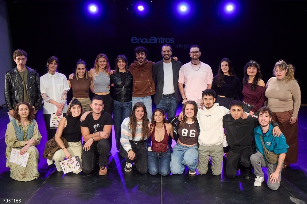 Acto de entrega de reconocimientos de los Encuentros de Arte Joven 2025 con la presencia de la vicepresidenta y consejera de Vivienda, Juventud y Políticas Migratorias, Begoña Alfaro, y el director gerente del Instituto de Juventud, Txema Burgaleta. Acto de entrega de reconocimientos de los Encuentros de Arte Joven 2025 con la presencia de la vicepresidenta y consejera de Vivienda, Juventud y Políticas Migratorias, Begoña Alfaro, y el director gerente del Instituto de Juventud, Txema Burgaleta.