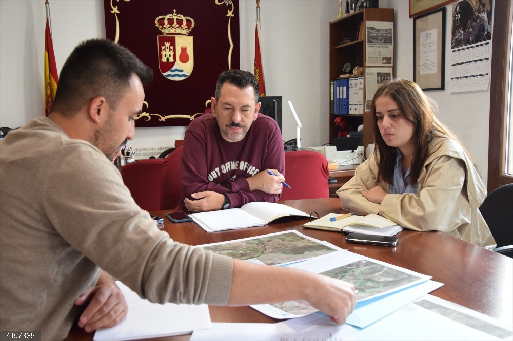 El Plan de Sostenibilidad Turística en Destino del Valle del Cabriel proyecta mejoras en varios senderos de Enguídanos El Plan de Sostenibilidad Turística en Destino del Valle del Cabriel proyecta mejoras en varios senderos de Enguídanos