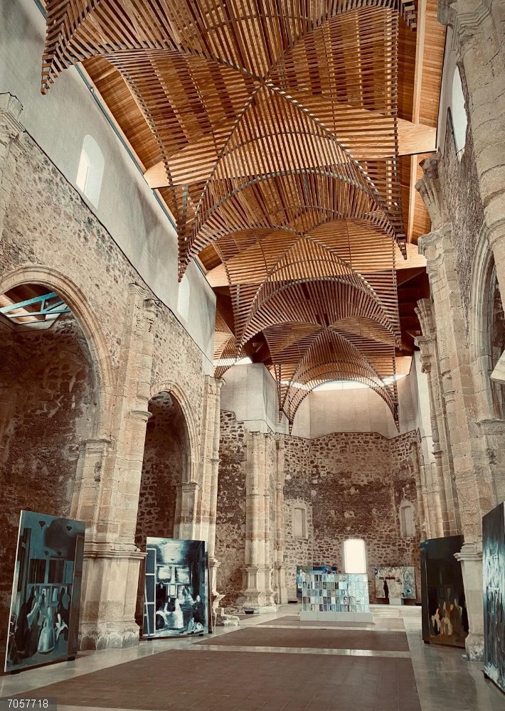 El Espacio de los Dominicos de Villaescusa de Haro acoge hasta el 2 de noviembre la exposición "3MOMENTOS" El Espacio de los Dominicos de Villaescusa de Haro acoge hasta el 2 de noviembre la exposición "3MOMENTOS"