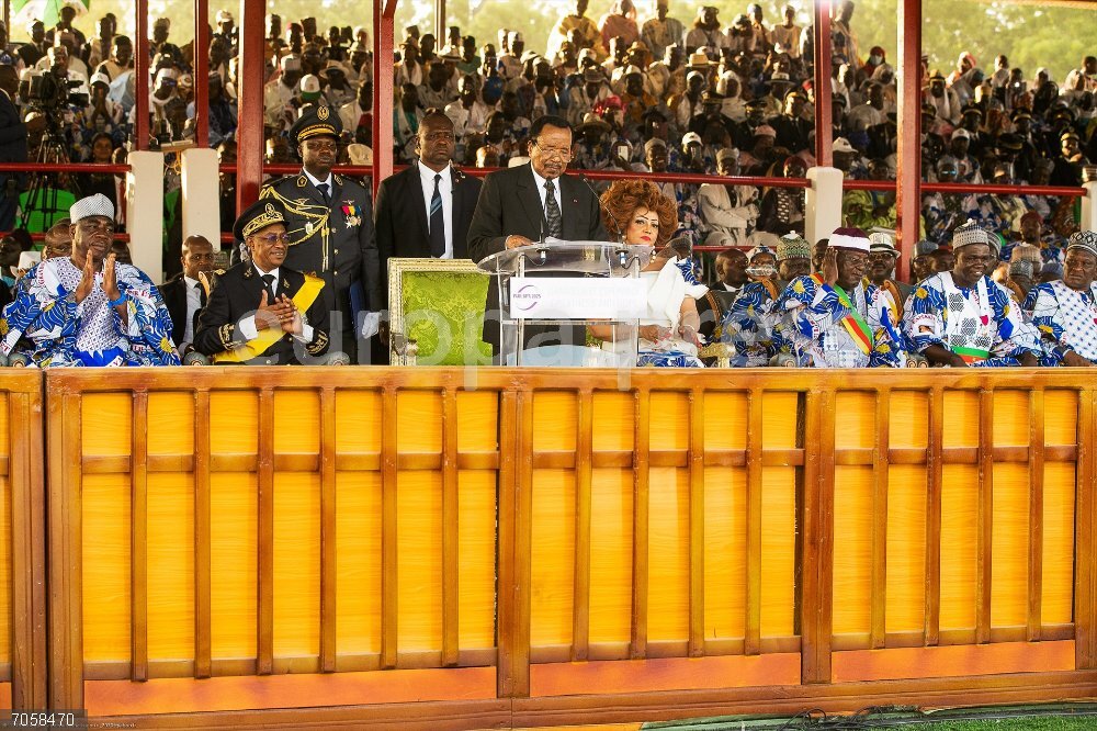 Camerún.- Muertos a tiros 4 manifestantes en Camerún ante las protestas por los resultados electorales YAOUNDE, Oct. 7, 2025  -- Paul Biya (C), President of Cameroon and candidate of the Cameroon People's Democratic Movement (CPDM), delivers a speech during a campaign rally in Maroua, chief town of the Far North Region, Cameroon, Oct. 7, 2025. Cameroonian President Paul Biya on Tuesday placed the fight against youth unemployment and corruption at the heart of his bid for another seven-year term, as he began campaigning for the first time since campaigns kicked off last week.