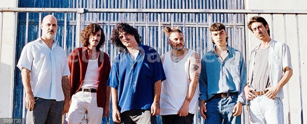 Rl sexteto malagueño presenta en 'Mea Culpa' once temas donde confluyen guitarras afiladas, bases rítmicas potentes y letras directas que reflejan una mirada crítica y contemporánea. Rl sexteto malagueño presenta en 'Mea Culpa' once temas donde confluyen guitarras afiladas, bases rítmicas potentes y letras directas que reflejan una mirada crítica y contemporánea.