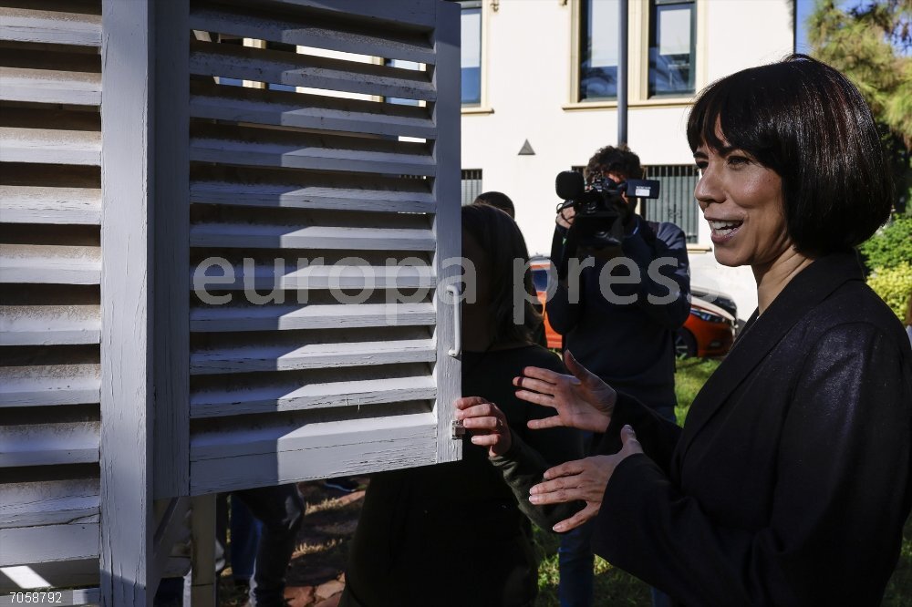 Morant visita la Delegación Territorial de la Aemet en Valencia La ministra de Ciencia, Innovación y Universidades, Diana Morant, durante una visita a la Delegación Territorial de la Aemet, a 27 de octubre de 2025, en Valencia, Comunidad Valenciana (España). La visita tiene lugar a pocos días de que se cumpla el aniversario de la dana que arrasó valencia el pasado 29 de octubre de 2024.