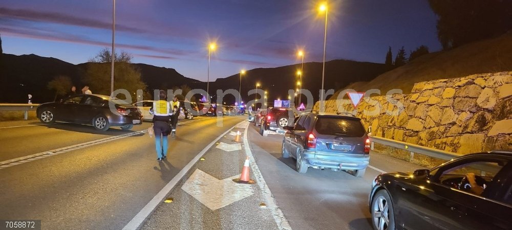 Jaén.- Casi 90 conductores dieron positivo en alcohol y drogas en controles de la Guardia Civil en la Feria de San Lucas Un control de la Guardia Civil durante la Feria de San Lucas.