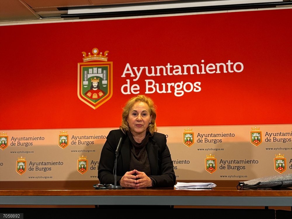 La plantilla del Ayuntamiento de Burgos estará al cien por cien al final del mandato Yolanda Barriuso durante la rueda de prensa.
