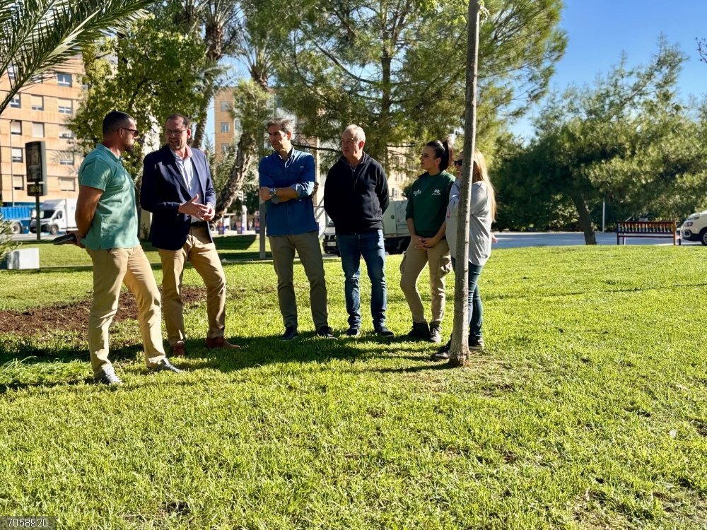 El Plan Resiembra avanza en Murcia con la plantación de 3.000 kilos de semillas de césped Presentación del Plan de Resiembra 2025-2026 del Ayuntamiento de Murcia