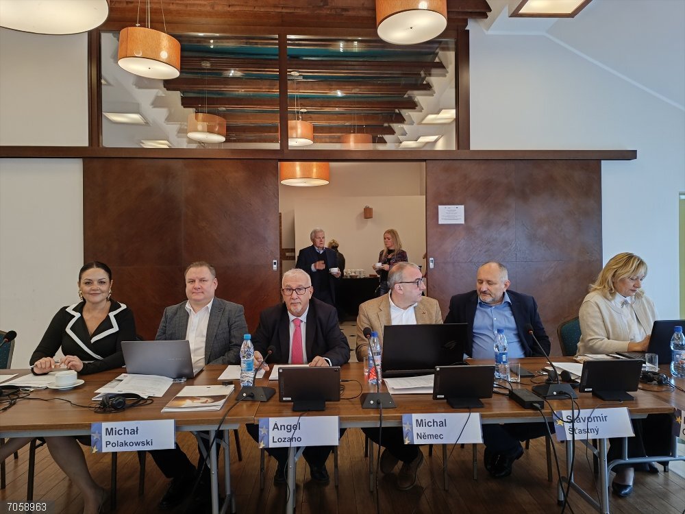 CSIT participa en un proyecto europeo para fomentar el envejecimiento activo y saludable en el entorno laboral CSIT Unión Profesional participa en Cracovia (Polonia) en un encuentro sobre envejecimiento activo y saludable en el ámbito laboral
