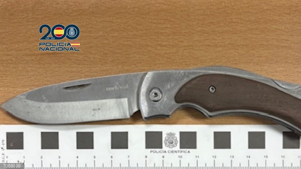 Cádiz.-Sucesos.- Detenido un conocido delincuente por varios robos violentos entre septiembre y octubre en Sanlúcar Cuchillo utilizado por un delincuente detenido en Sanlúcar de Barrameda (Cádiz)