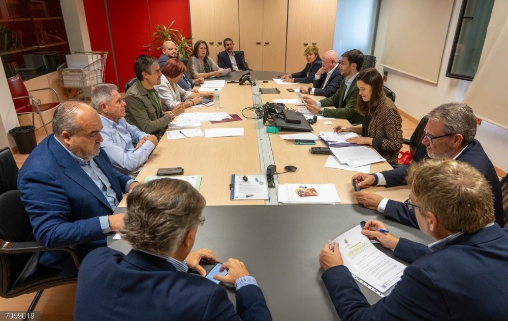 La Comisión de Hacienda e Interior de Cartagena aprueba el inicio del expediente para el monumento al Capitán Alatriste La Comisión de Hacienda e Interior de Cartagena
