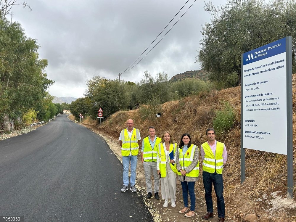 La Diputación de Málaga invierte 540.000 euros en el asfaltado de carreteras en Alcaucín, Salares y Almayate La Diputación de Málaga invierte 540.000 euros en el asfaltado de carreteras en Alcaucín, Salares y Almayate