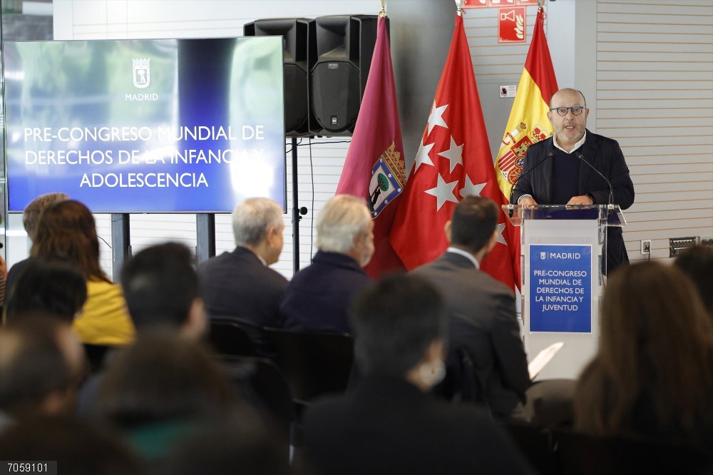 El Ayuntamiento defiende un trabajo "en favor de las familias" que genere mayor "proyección de la infancia" Inauguración del precongreso Mundial de los Derechos de la Infancia y Adolescencia, celebrada este lunes en el Pabellón de los Jardines de Cecilio Rodríguez de El Retiro.