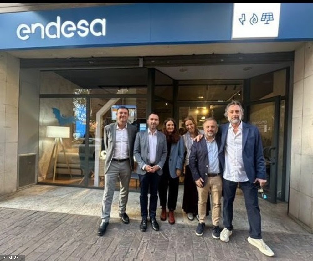 Endesa inaugura en Reus (Tarragona) un nuevo punto comercial Inauguración del 'Punt Endesa' en Reus (Tarragona)