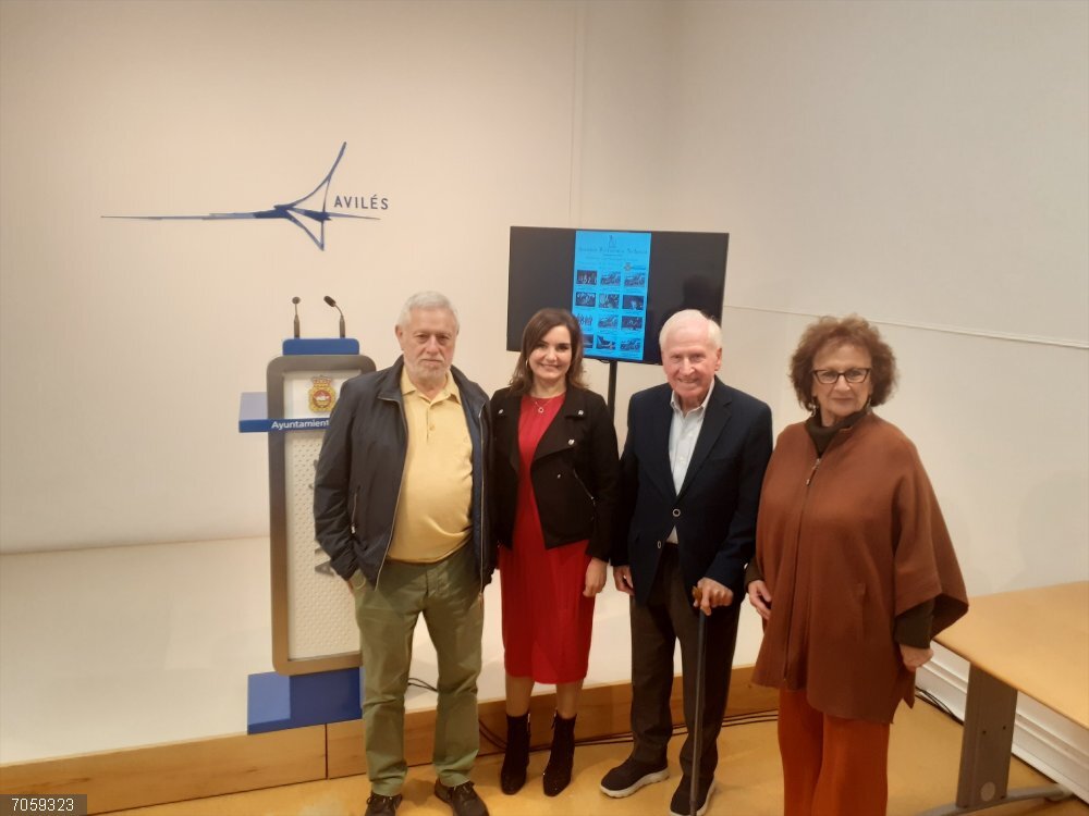Avilés.- La Sociedad Filarmónica Avilesina inaugura la temporada LXX con doce conciertos hasta mayo de 2026 José Francisco García Sierra, Yolanda Alonso, Marino Soria y Mercedes Colunga Pérez durante la presentación del programa.
