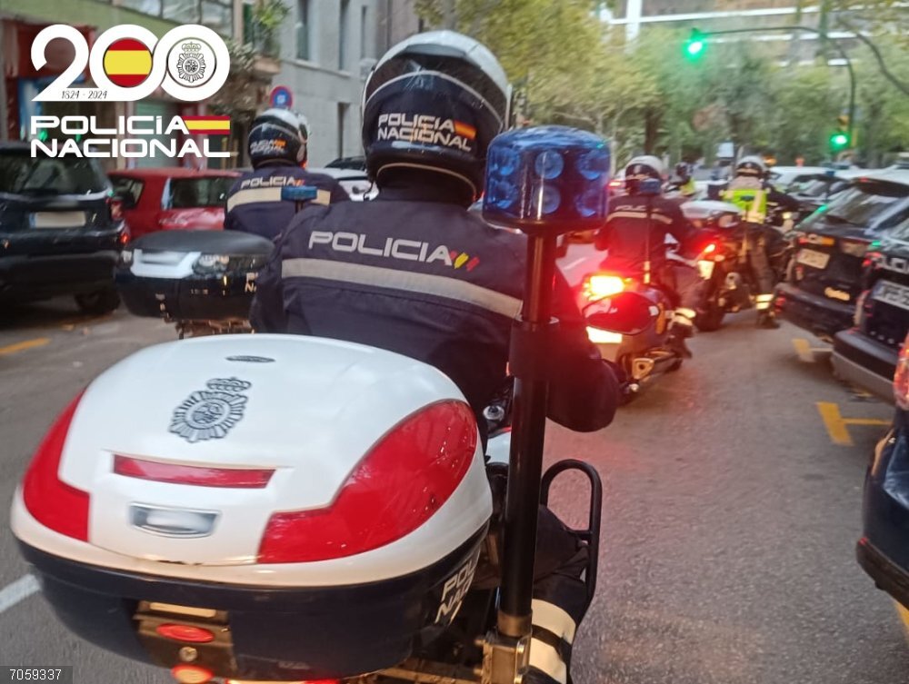 Agente de la Policía Nacional Agente de la Policía Nacional