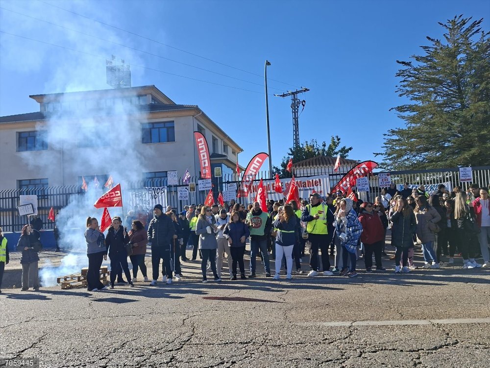 Sindicatos avisan a Mahle que irán a los juzgados si no hay cambios en la negociación del ERE "a partir de mañana" Segunda jornada de huelga en Mahle.