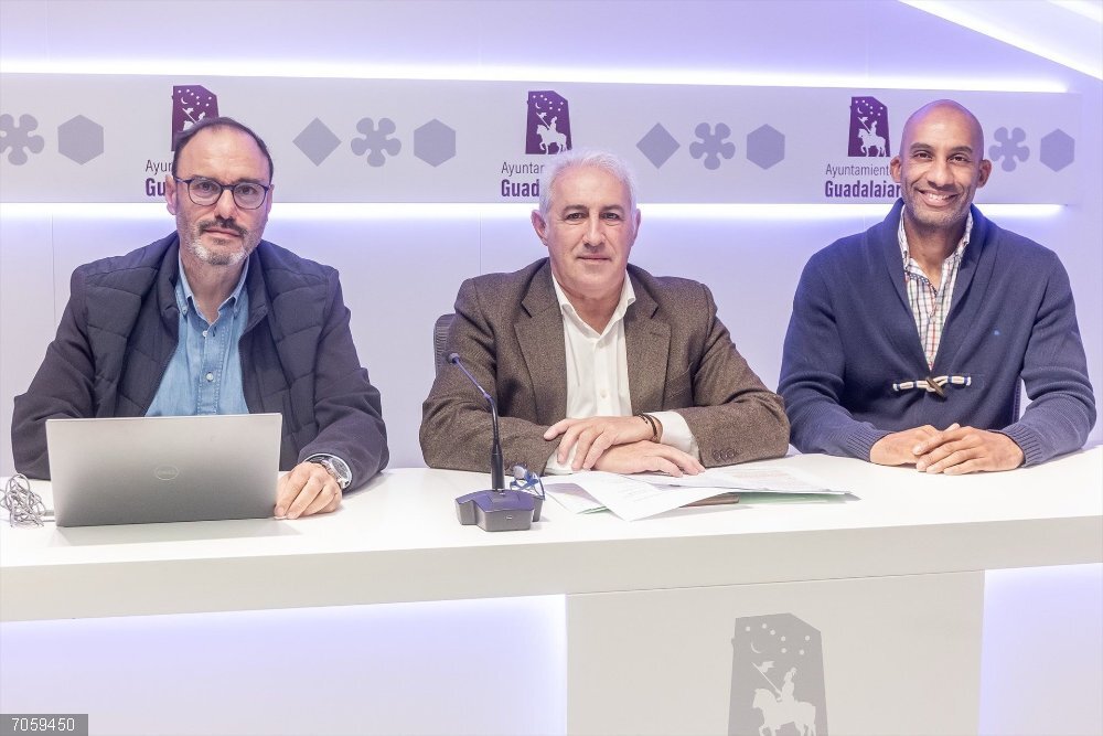 Guadalajara refuerza la Ordenanza de Convivencia para combatir explotación sexual y regular las instalaciones deportivas Los ediles de Guadalajara presentan la Ordenanza de Convivencia para combatir la explotación sexual y regular el uso de instalaciones deportivas.