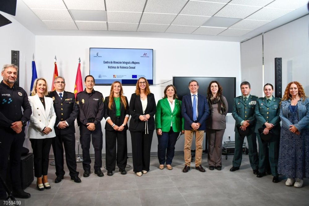C-LM traduce a cinco idiomas y adapta a lectura fácil su guía para identificar y prevenir la violencia sexual La consejera de Igualdad, Sara Simón, ha realizado una visita de inauguración al centro de Toledo.