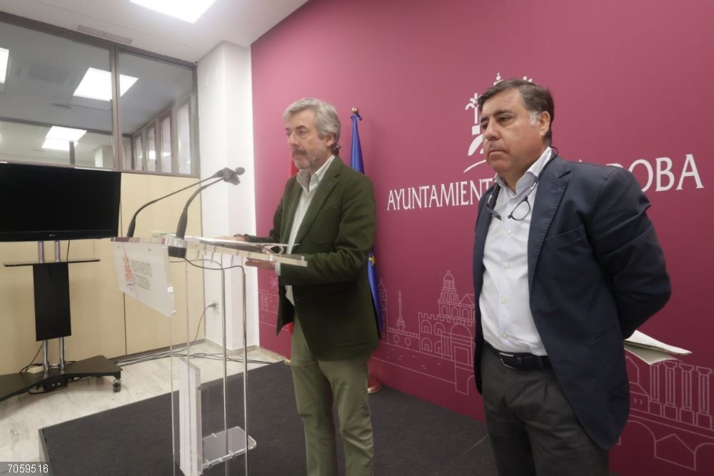 Córdoba.- El Ayuntamiento aprueba ayudas por más de 1,8 millones para la adaptación energética en Parque Figueroa El portavoz del gobierno del Ayuntamiento de Córdoba, Miguel Ángel Torrico, y el delegado de Infraestructuras y Participación Ciudadana, Miguel Ruiz Madruga.