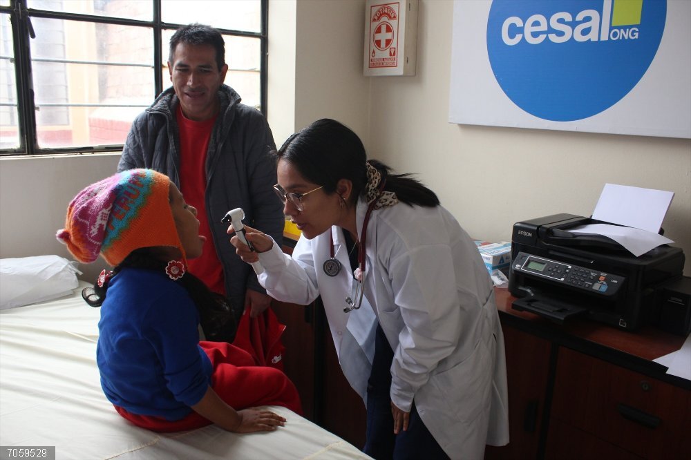 Fundación Sanitas ayuda a jóvenes vulnerables en Perú y España con apoyo de la ONG Cesal y Fundación Alentia Fundación Sanitas en colaboración con la ONG Cesal atiende a un menor en Perú.