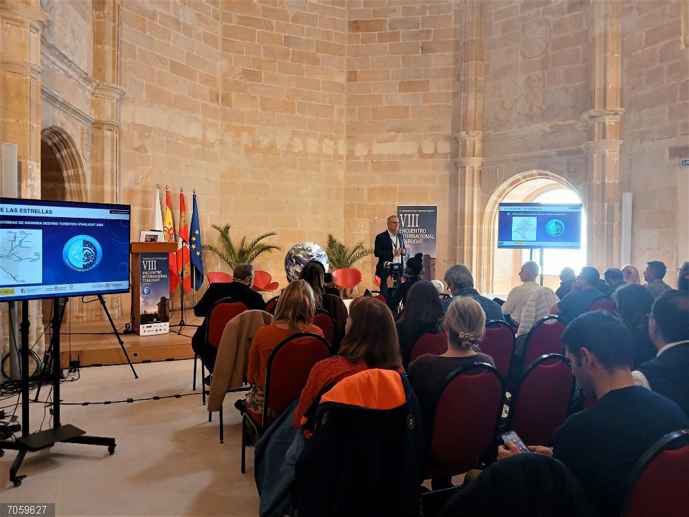 Navarra participa en el VIII Encuentro Anual Internacional de Astroturismo El director del Servicio de Desarrollo Territorial Sostenible del Turismo, Alberto Ecay, durante la presentación.