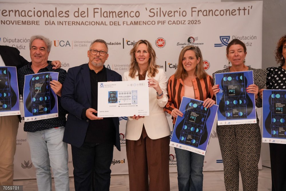 Cádiz.- Cádiz acogerá el 16 de noviembre la gala de entrega de los X Premios Internacionales del Flamenco Maite González, teniente de alcalde del Ayuntamiento de Cádiz, y Vanesa Beltrán, responsable de Cultura de la Diputación de Cádiz, en la presentación de los Premios Internacionales del Flamenco