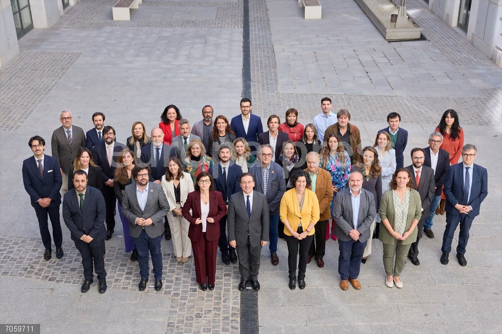 UE.- El Consejo Superior de Cooperación para el Desarrollo y la Fundación España-África inician su andadura El ministro de Asuntos Exteriores, Unión Europea y Cooperación, José Manuel Albares, con los integrantes del Consejo Superior de Cooperación para el Desarrollo Sostenible