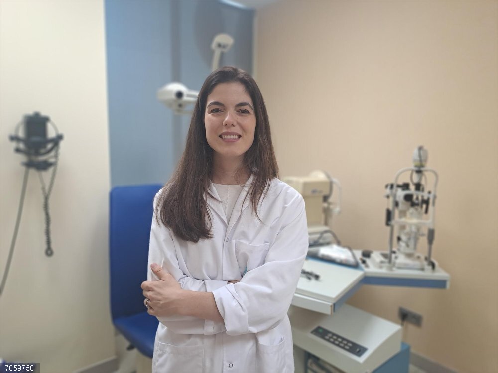 La doctora Paula Martínez, del Servicio de Oftalmología del Qurónsalud La doctora Paula Martínez, del Servicio de Oftalmología del Qurónsalud