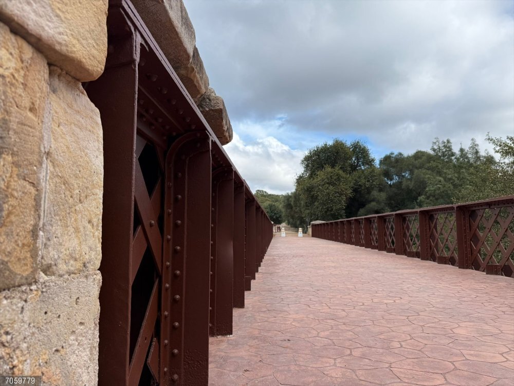 Cádiz.- Concluye la rehabilitación del Puente de Hierro de Los Barrios como pasarela peatonal y ciclista Puente de Hierro del río Palmones ya restaurado en la localidad gaditana de Los Barrios.