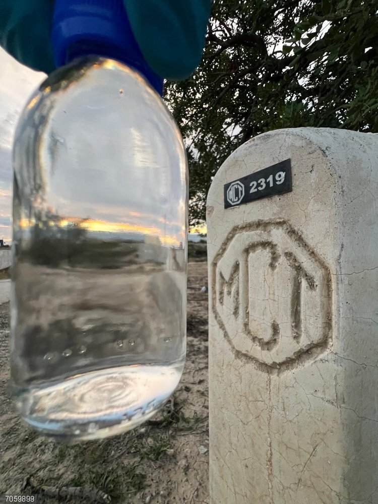 Las autoridades sanitarias declaran apta para consumo humano el agua de la MCT en todas las zonas afectadas por la dana Muestra de agua apta en el canal de la MCT