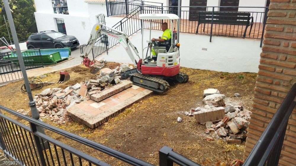 Málaga.- Rincón de la Victoria acomete mejoras en las instalaciones del cementerio de La Cala del Moral Inicio obras cementerio La Cala del Moral
