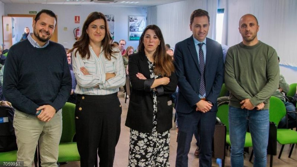 La Rioja financia el desarrollo de una aplicación web que utiliza la IA para crear un modelo predictivo de enfermedades El consejero de Política Local, Infraestructuras y Lucha contra la Despoblación, Daniel Osés, interviene en la jornada divulgativa sobre el proyecto ‘CERES, Inteligencia Artificial aplicada al cultivo del cereal’, una iniciativa financiada por el Gobierno