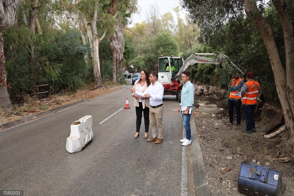 Málaga.- Marbella realiza obras para dotar de acerado y canalizaciones a la Cañada de Ganados El Ayuntamiento de arbella realiza obras para dotar de acerado y canalizaciones a la Cañada de Ganados