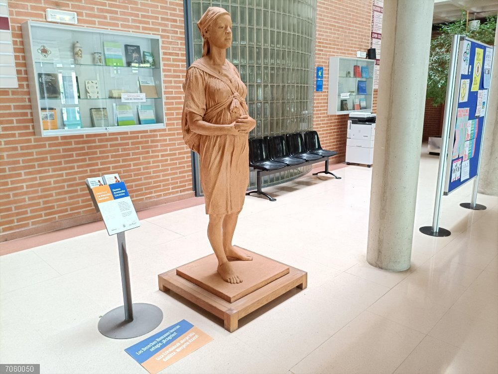 La UPNA acoge dos esculturas sobre derechos humanos dentro de un proyecto de sensibilización de Medicus Mundi La Universidad Pública de Navarra (UPNA) acoge dos esculturas sobre derechos humanos dentro de un proyecto de sensibilización de Medicus Mundi.