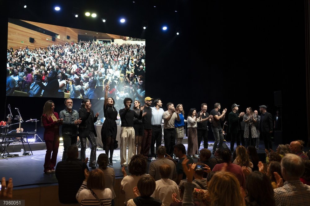 El segundo concierto solidario 'Agarra la vida' llena el Riojaforum en apoyo a la sensibilización sobre la salud mental Agarra la vida concierto en Logroño