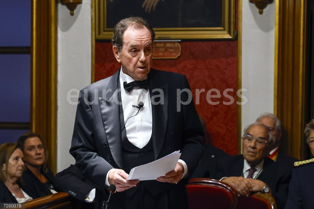 El Rey asiste al ingreso de Jaime Alfonsín en la Real Academia de Ciencias Morales y Políticas El exjefe de la Casa de Su Majestad el Rey, Jaime Alfonsín, interviene durante su ingreso como académico de número, en la Real Academia de Ciencias Morales y Políticas, a 27 de octubre de 2025, en Madrid (España). El que fue jefe de la Casa de Su Majestad el Rey de 2011 a 2024, Jaime Alfonsín, ha sido nombrado académico de número de la Real Academia De Ciencias Morales y Políticas, un espacio de encuentro y debate de los saberes sociales, económicos, filosóficos y político-jurídicos.