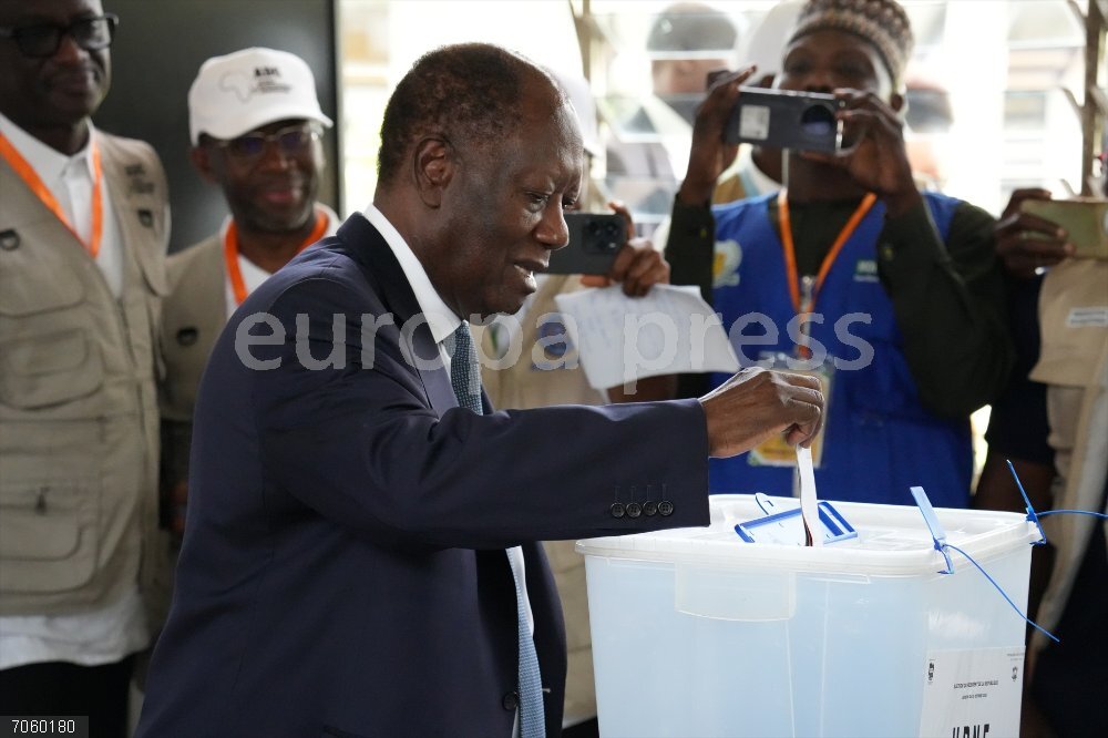 COTE D'ivoire ABIDJAN PRESIDENTIAL ELECTION ABIDJAN, Oct. 25, 2025  -- Ivorian President Alassane Ouattara casts his ballot at a polling station during the country's 2025 presidential election in Abidjan, Cote d'Ivoire, Oct. 25, 2025. Voters in Cote d'Ivoire began casting their ballots on Saturday in the 2025 presidential election.