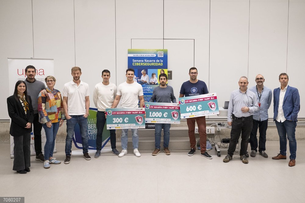 Daniel Díez, Xabier Napal y Aitor Arrarás ganan la competición de hacking Navarra Cybertalent 25 de la UPNA Daniel Díez Tainta, Xabier Napal Roncal y Aitor Arrarás Torres, ganadores del primer, segundo y tercer premio de la competición de hacking Navarra Cyber Talent 25 de la Universidad Pública de Navarra (UPNA).