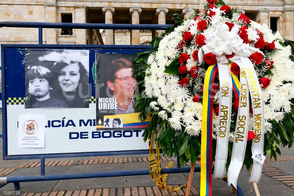Colombia.- Detenido un noveno sospechoso por el asesinato del precandidato presidencial colombiano Miguel Uribe August 13, 2025, Bogota, Cundinamarca, Colombia: during the funeral and burrial of presidential hopeful, Miguel Uribe Turbay who was a victim of two shots passed away on august 11, 2025 after two months in the hospital. In Bogota, Colombia, August 13, 2025.
