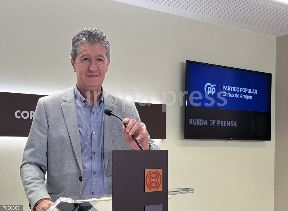El PP reivindica las cercanías entre Zaragoza y Huesca y exige al Gobierno los informes usados para descartarlas Antonio Romero, portavoz de Fomento del PP.