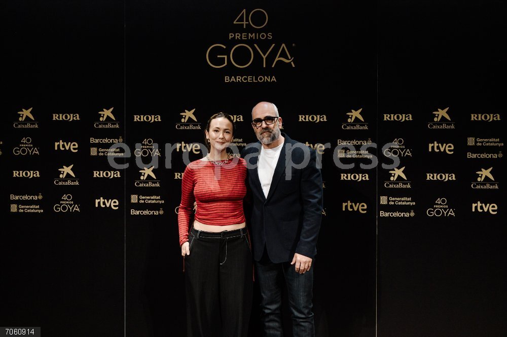 Luis Tosar y Rigoberta Bandini presentarán la 40ª edición de los Premios Goya Los presentadores de la 40ª edición de los Premios Goya, Luis Tosar y Rigoberta Bandini, durante una rueda de prensa, en la Academia de Cine, a 28 de octubre de 2025, en Madrid (España). El actor Luis Tosar y la cantante Rigoberta Bandini han sido los elegidos para presentar la a 40ª edición de los Goya, que se celebrará en Barcelona el sábado 28 de febrero del 2026.