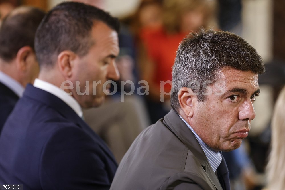 Mazón preside la firma del convenio con la FVMP El president de la Generalitat Valenciana, Carlos Mazón, y el presidente de la Diputación de Valencia, Vicent Mompó, presiden la firma del convenio entre la Generalitat, la Diputación de Valencia y la Federación Valenciana de Municipios y Provincias (FVMP), a 28 de octubre de 2025, en Valencia (España). El convenio se firma para acelerar la puesta en marcha de las medidas del Plan Endavant.