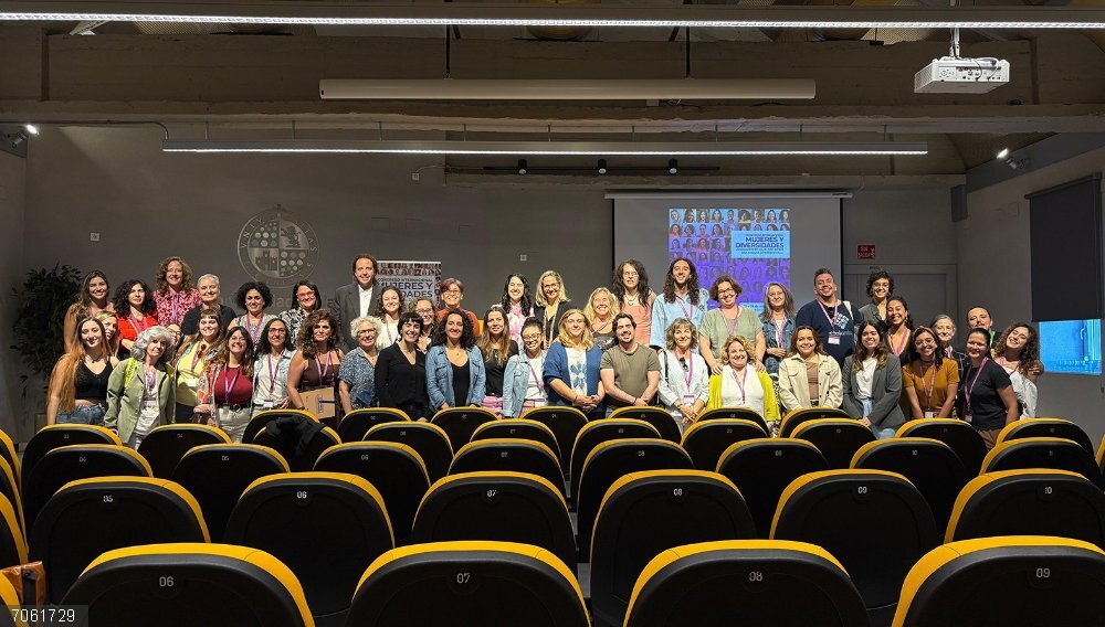 Jaén.- Expertas abogan en la UJA por incluir la perspectiva de género para reducir las formas de discriminación Organizadores, ponentes y participantes en el I Congreso Internacional 'Mujeres y Diversidades'